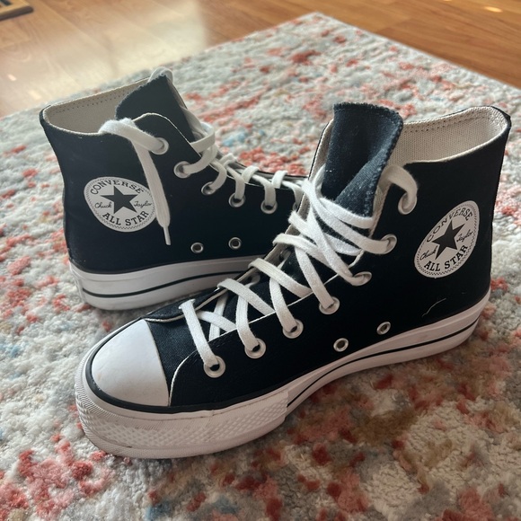 Chuck Taylor All Star Platform Canvas - Picture 1 of 8